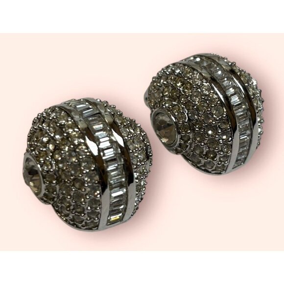 Vintage St. John Clear Rhinestone Crystal Silver Nautilus Shape Clip On Earrings - Picture 7 of 12